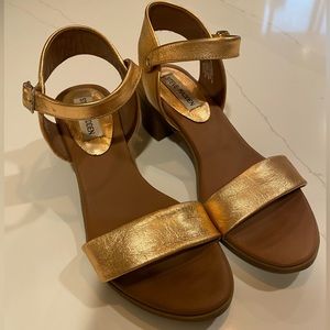Steve Madden April block heel sandal rose gold size 7.5